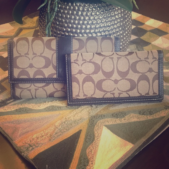 Coach Wallets - Picture 1 of 2